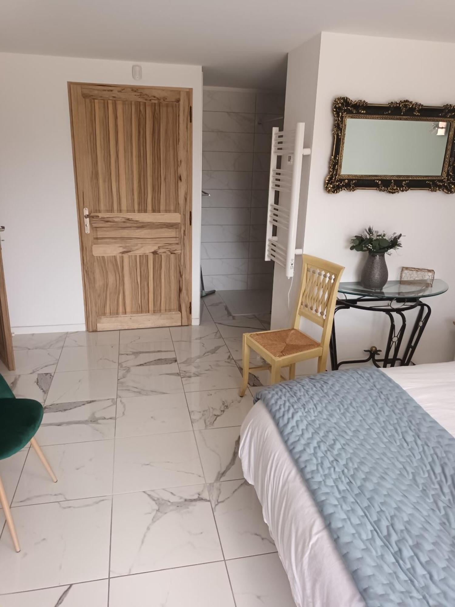 Bastide Des Martelieres Bed & Breakfast Salon-de-Provence Rom bilde